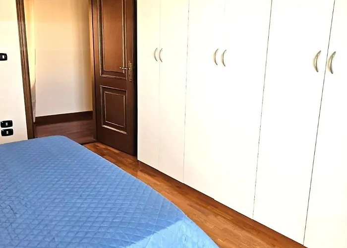 Al Centro Citta E Fronte Mare, Five Apples Apartmán Reggio di Calabria