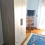 Apartment Al Centro Citta E Fronte Mare, Five Apples *